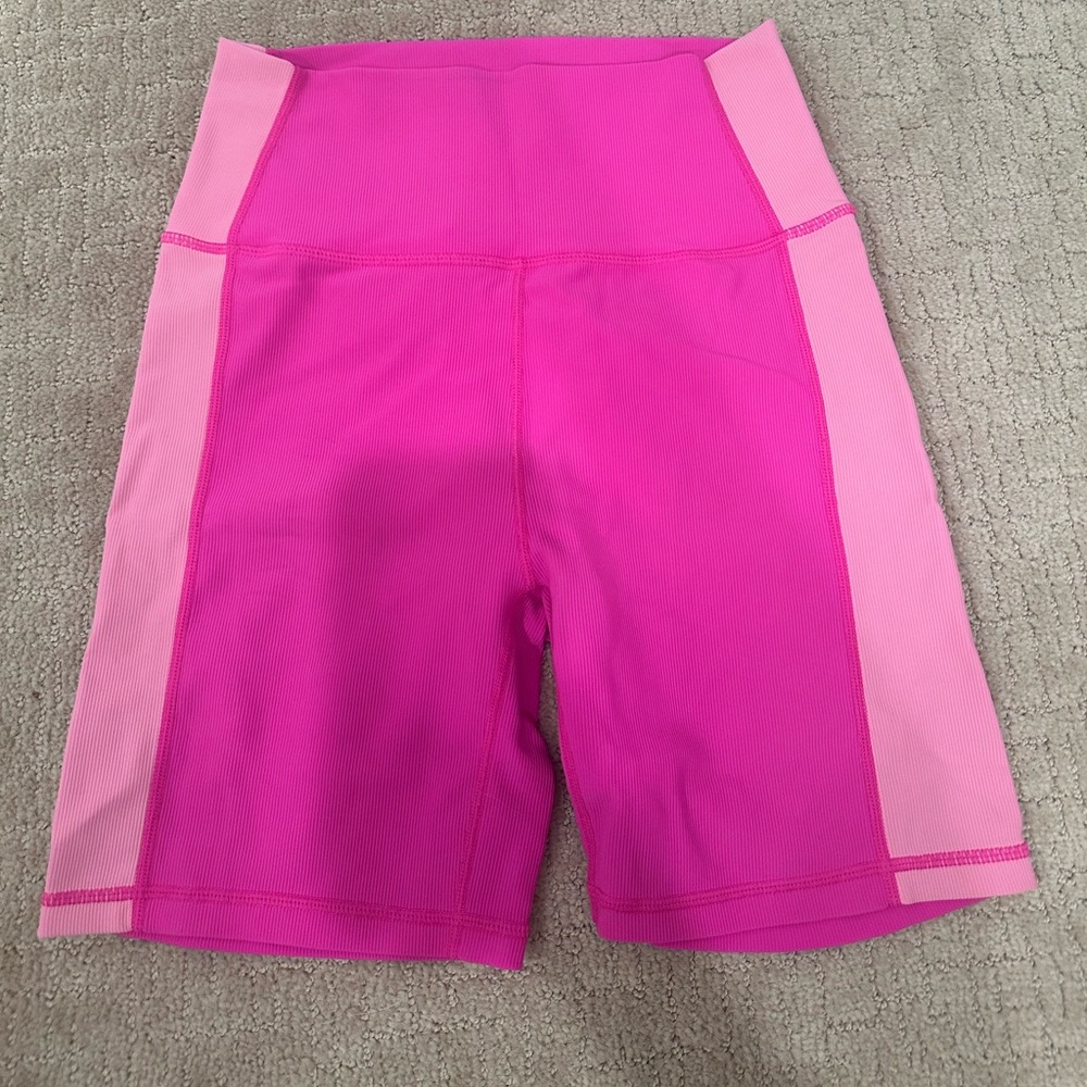 Wilo pink biker shorts - Picture 2 of 3